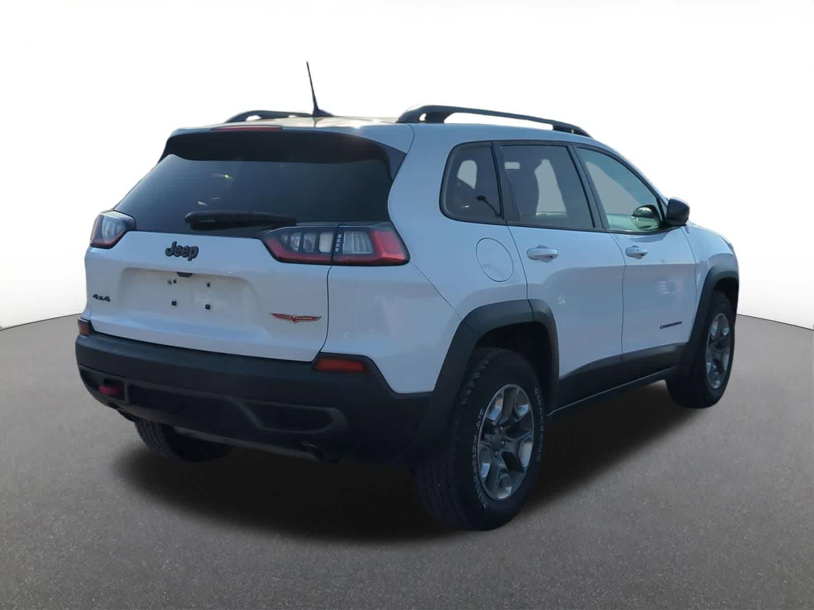 Thumbnail: 2019 Jeep Cherokee - 6