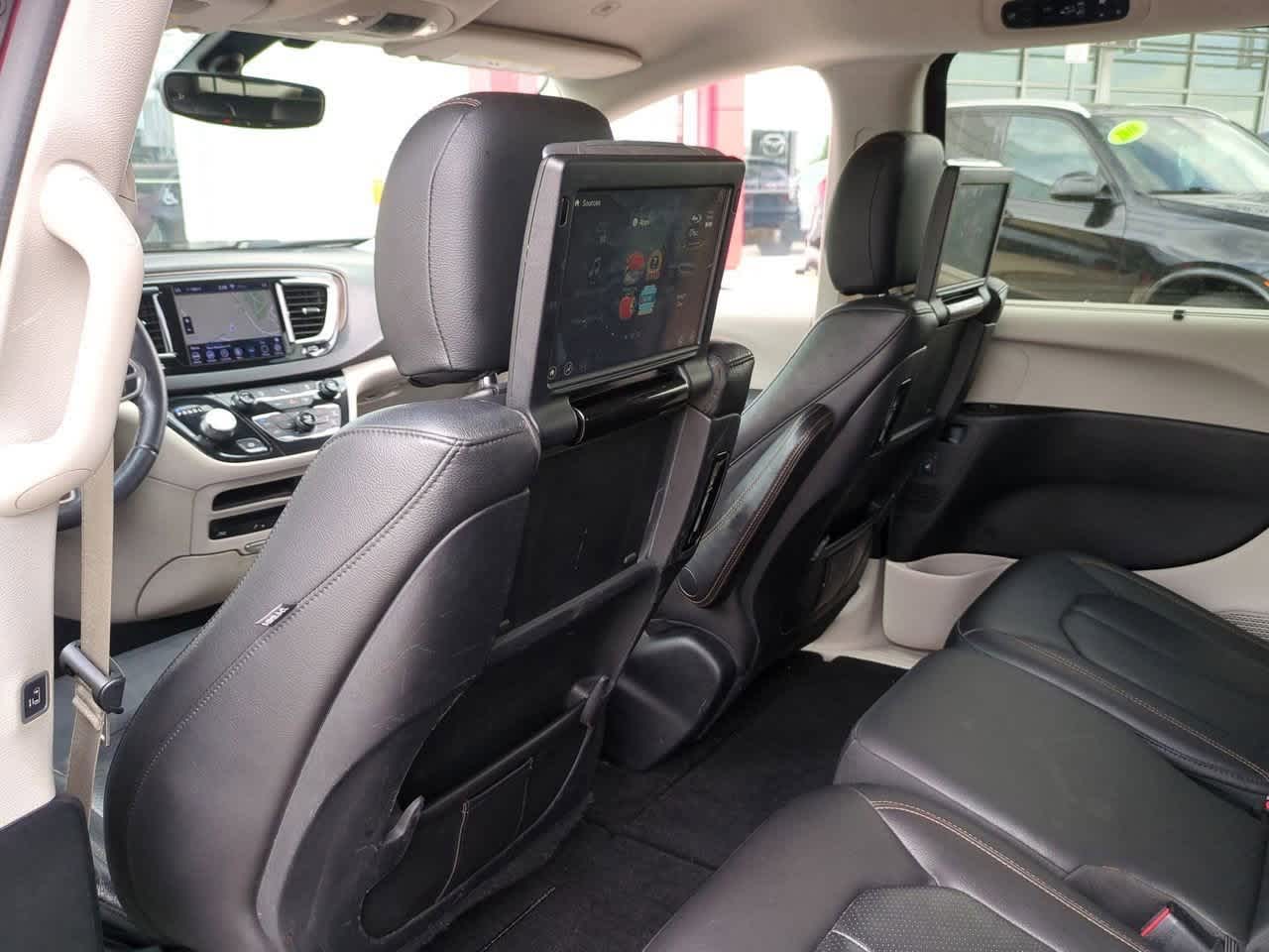 2018 Chrysler Pacifica  17