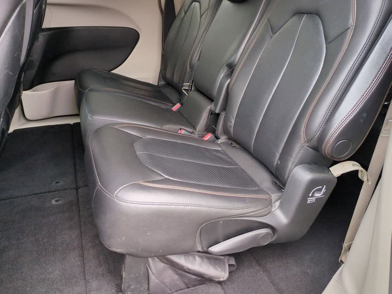 2018 Chrysler Pacifica  18