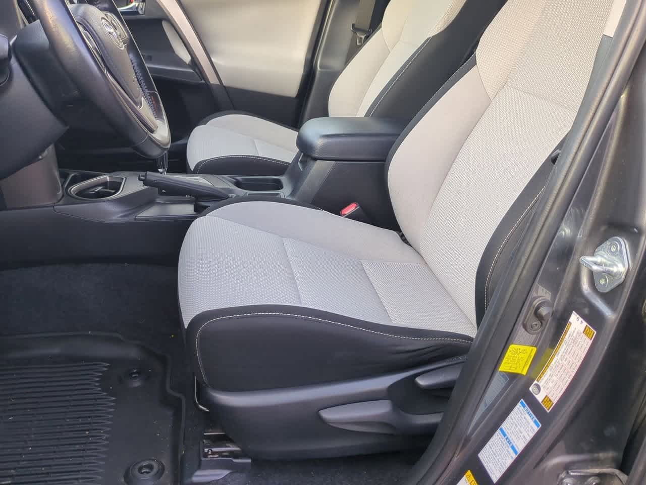 Thumbnail: 2018 Toyota RAV4 - 15