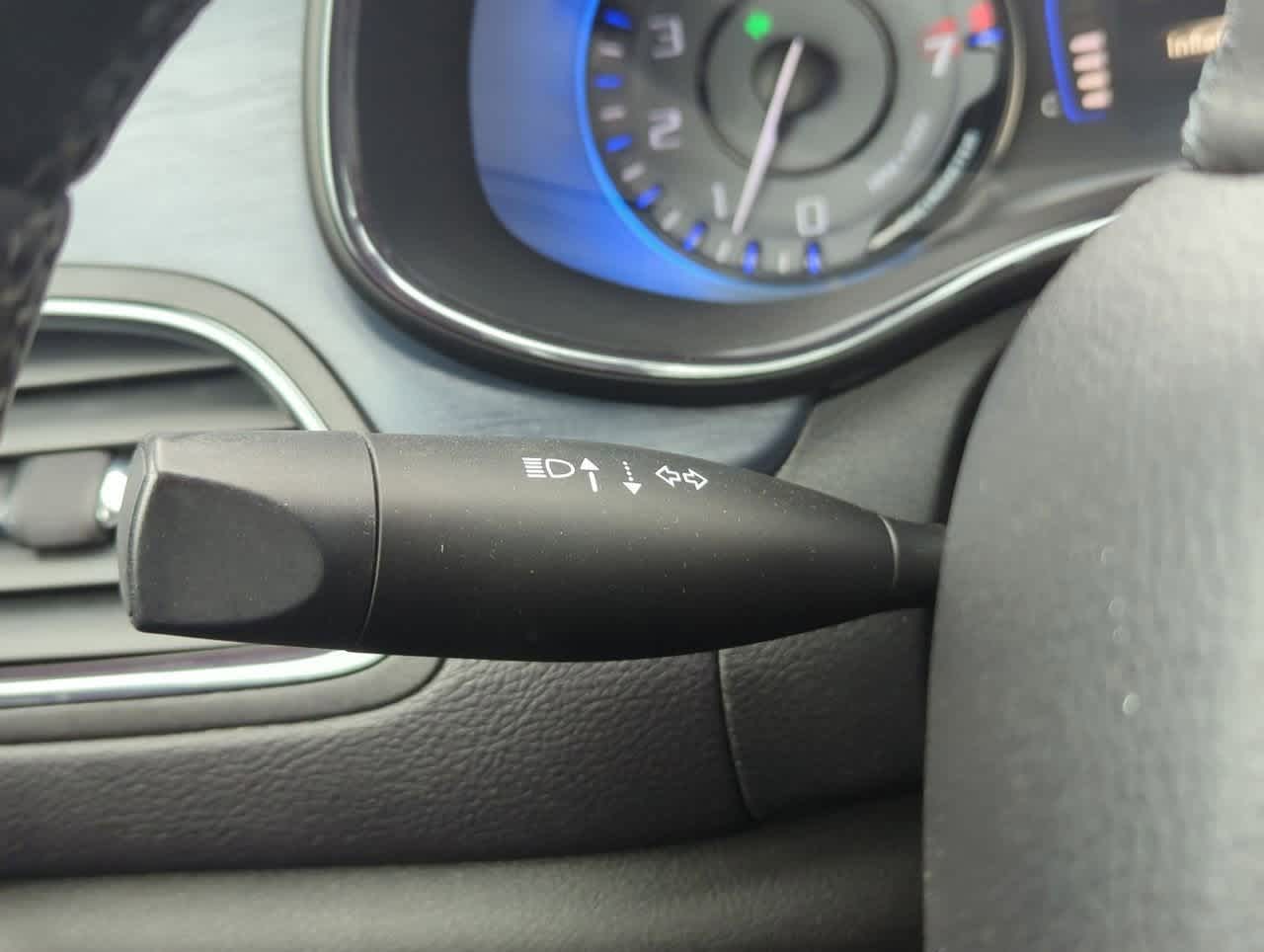 Thumbnail: 2015 Chrysler 200 - 24