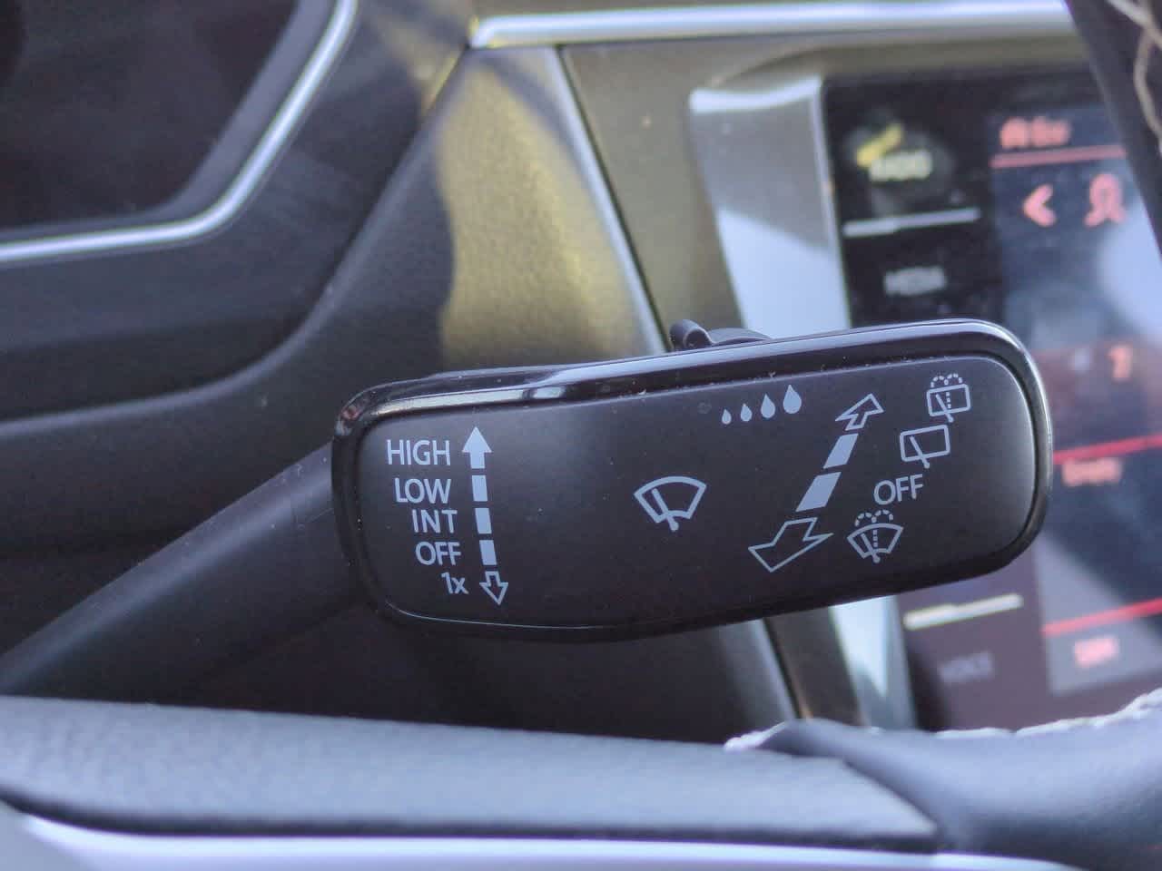 Thumbnail: 2023 Volkswagen Tiguan - 25