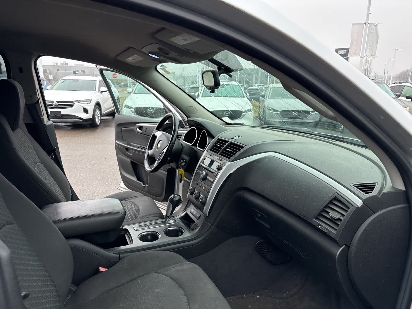 Thumbnail: 2010 Chevrolet Traverse - 23