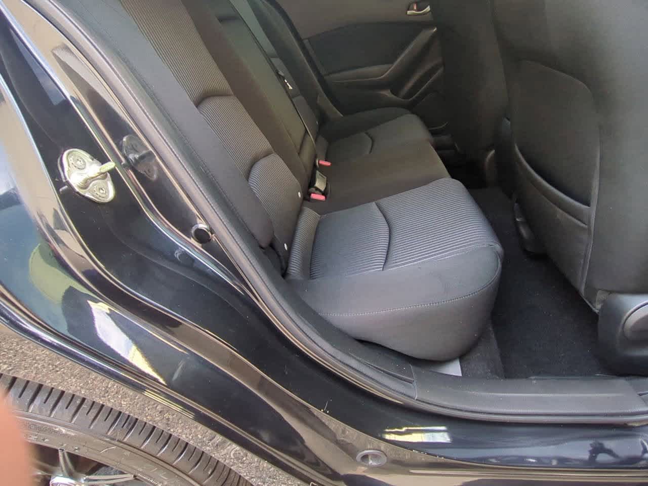 Thumbnail: 2015 Mazda Mazda3 - 18
