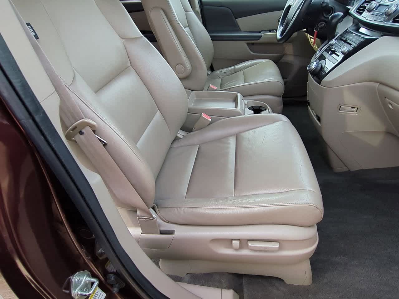Thumbnail: 2011 Honda Odyssey - 22