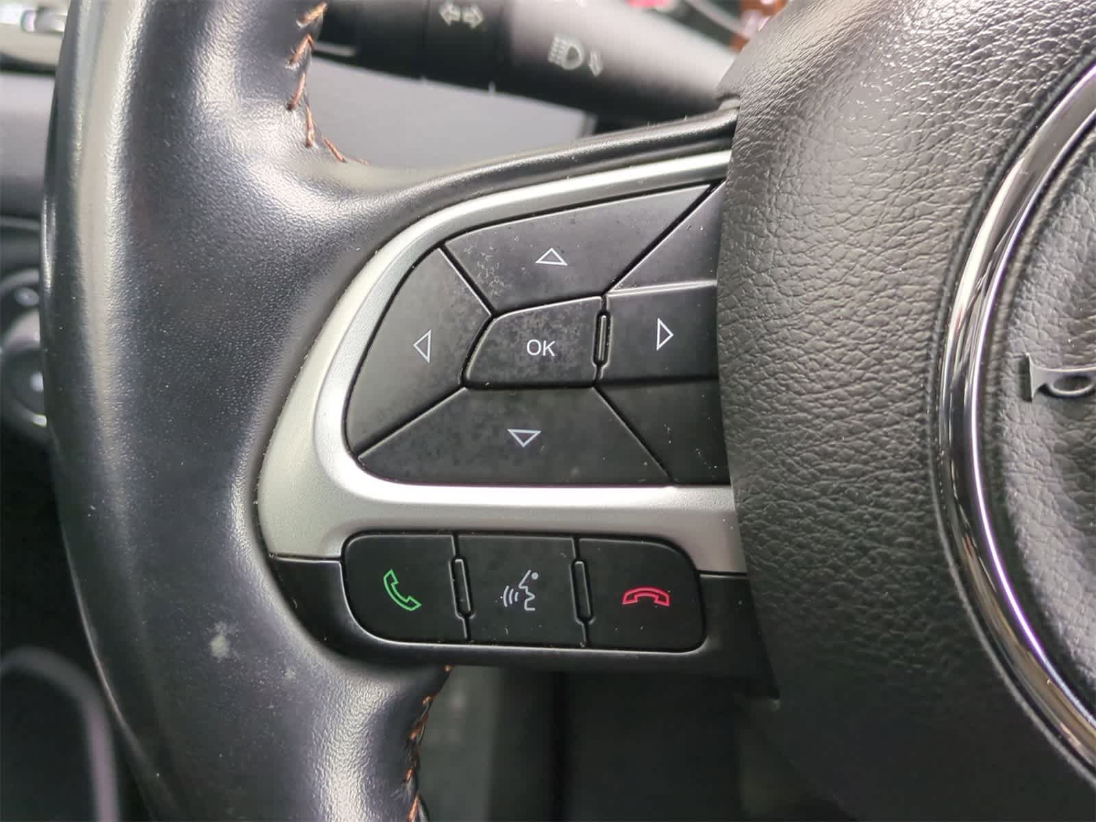 Thumbnail: 2020 Jeep Compass - 22