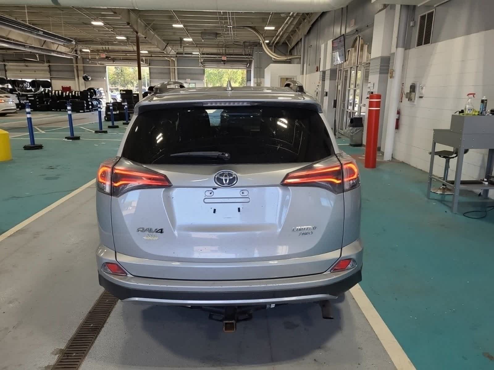 Thumbnail: 2017 Toyota RAV4 - 4