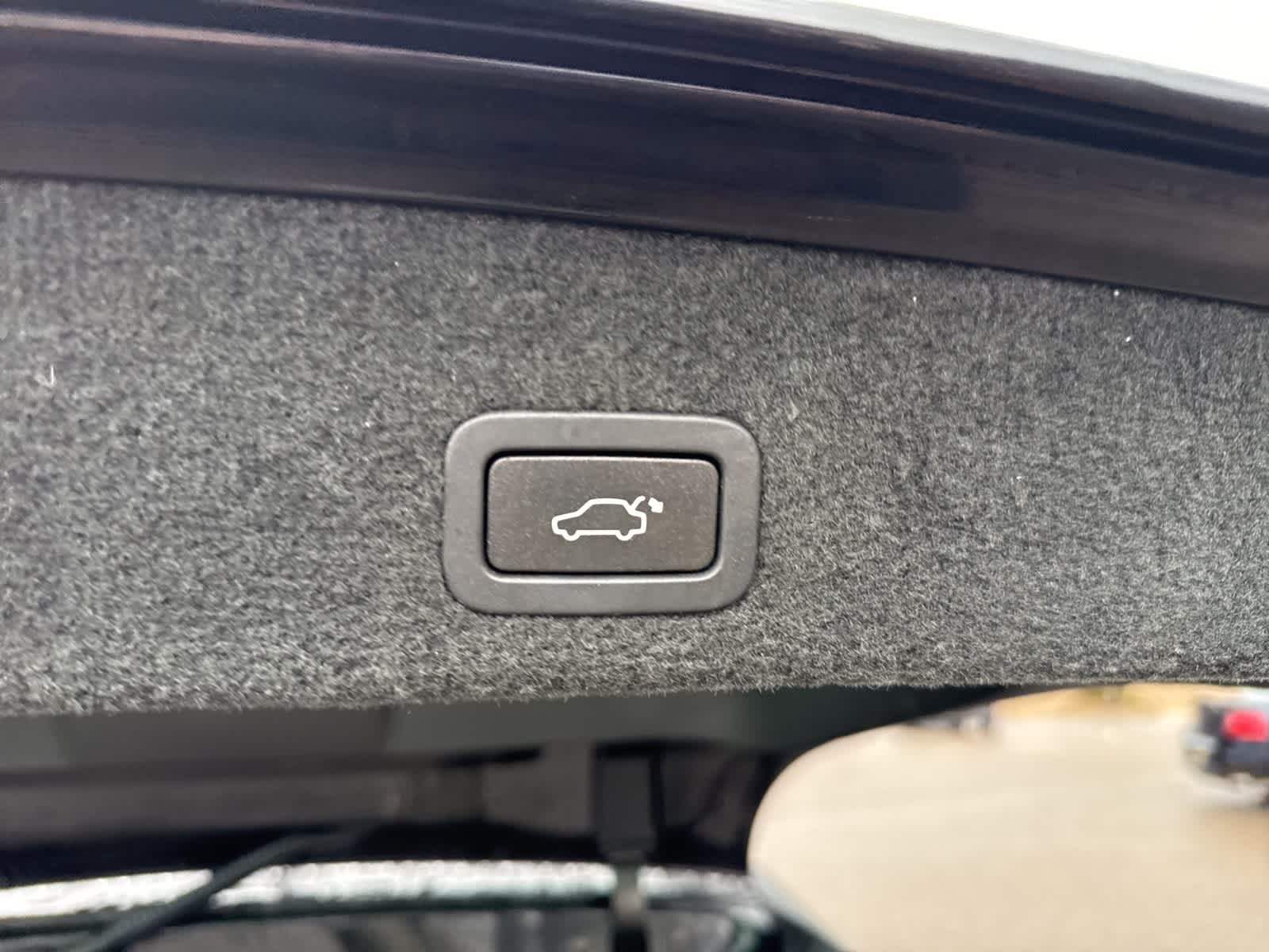 Thumbnail: 2016 Volvo XC70 - 22