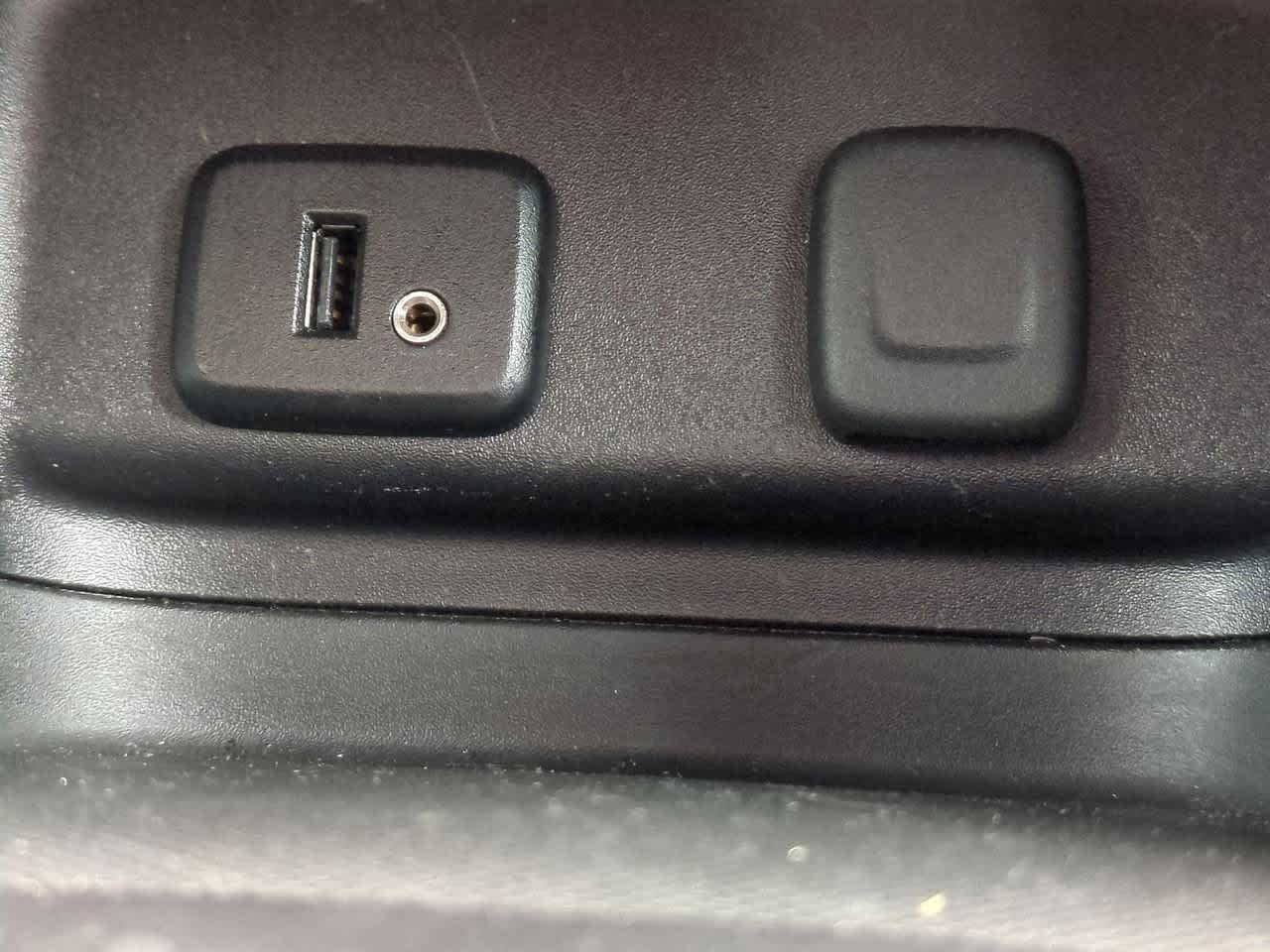 Thumbnail: 2018 Chevrolet Equinox - 28