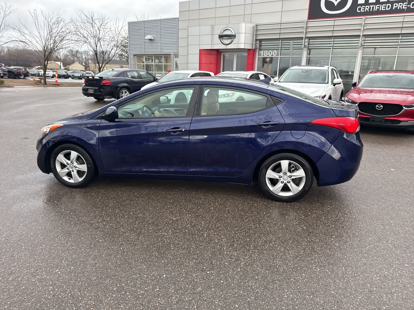 Thumbnail: 2013 Hyundai Elantra - 8