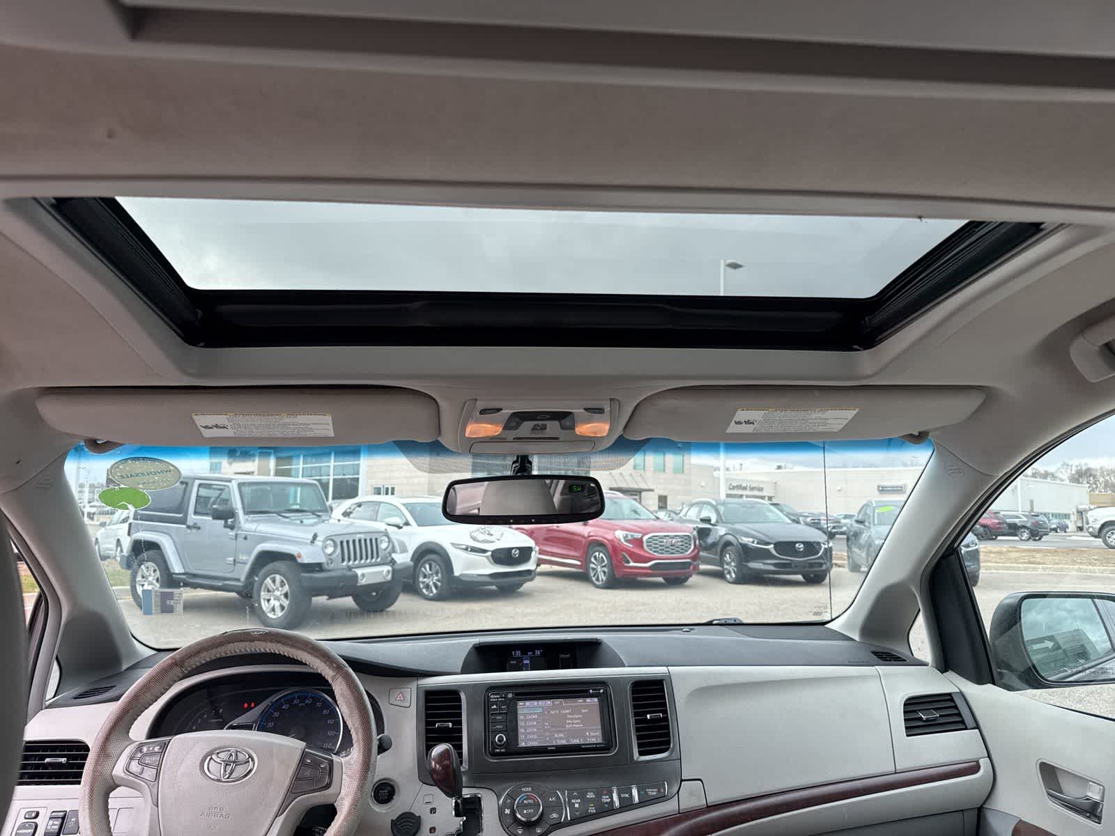 Thumbnail: 2013 Toyota Sienna - 18