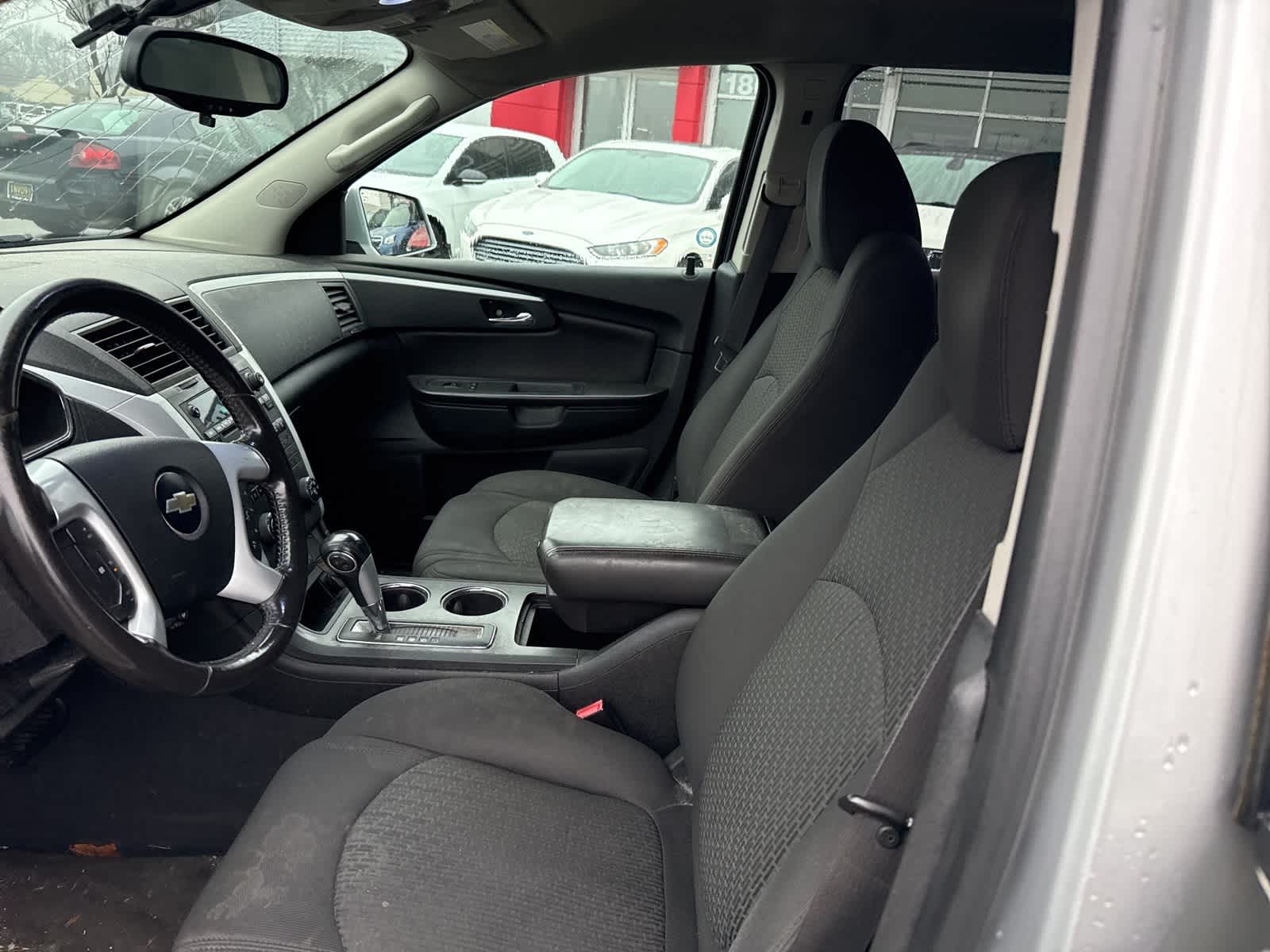 Thumbnail: 2010 Chevrolet Traverse - 13