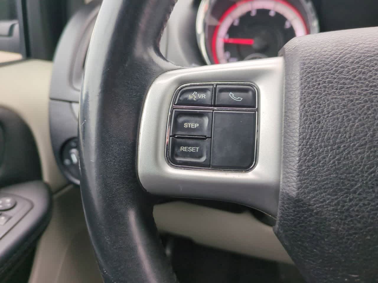 Thumbnail: 2016 Dodge Grand Caravan - 23