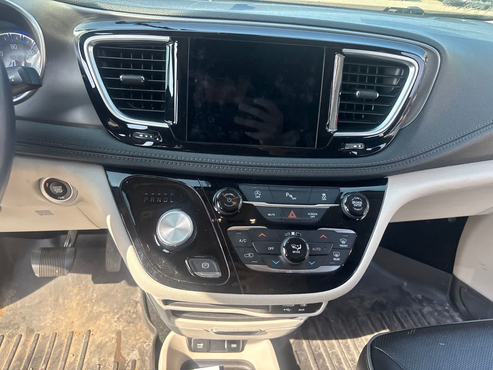 Thumbnail: 2019 Chrysler Pacifica - 20