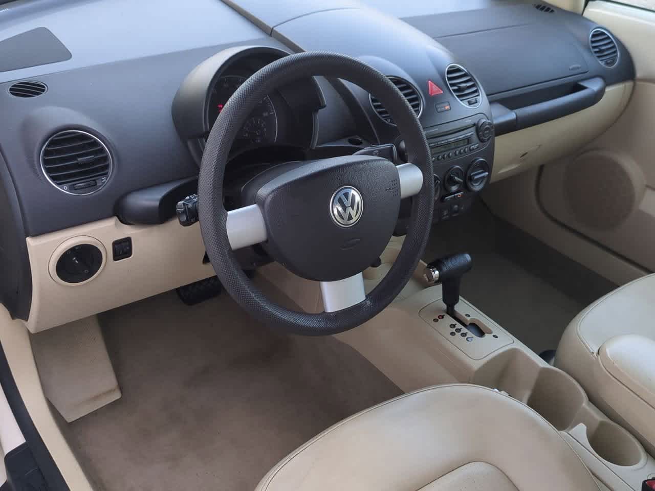 Thumbnail: 2006 Volkswagen New Beetle - 2