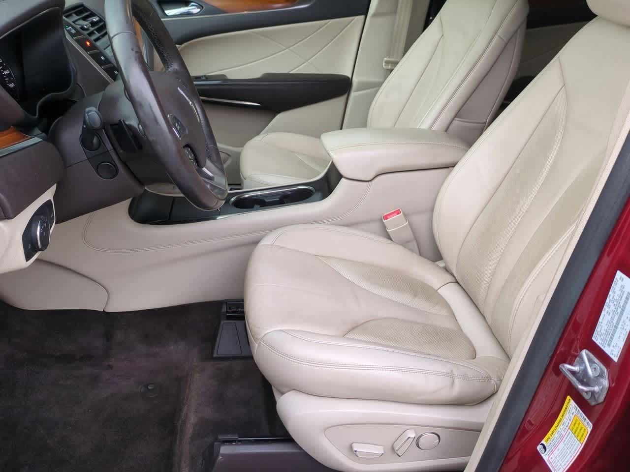 Thumbnail: 2017 Lincoln MKC - 15