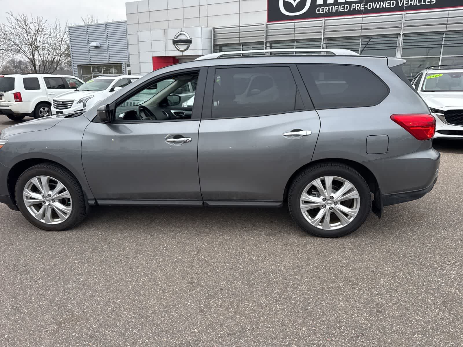 Thumbnail: 2018 Nissan Pathfinder - 8