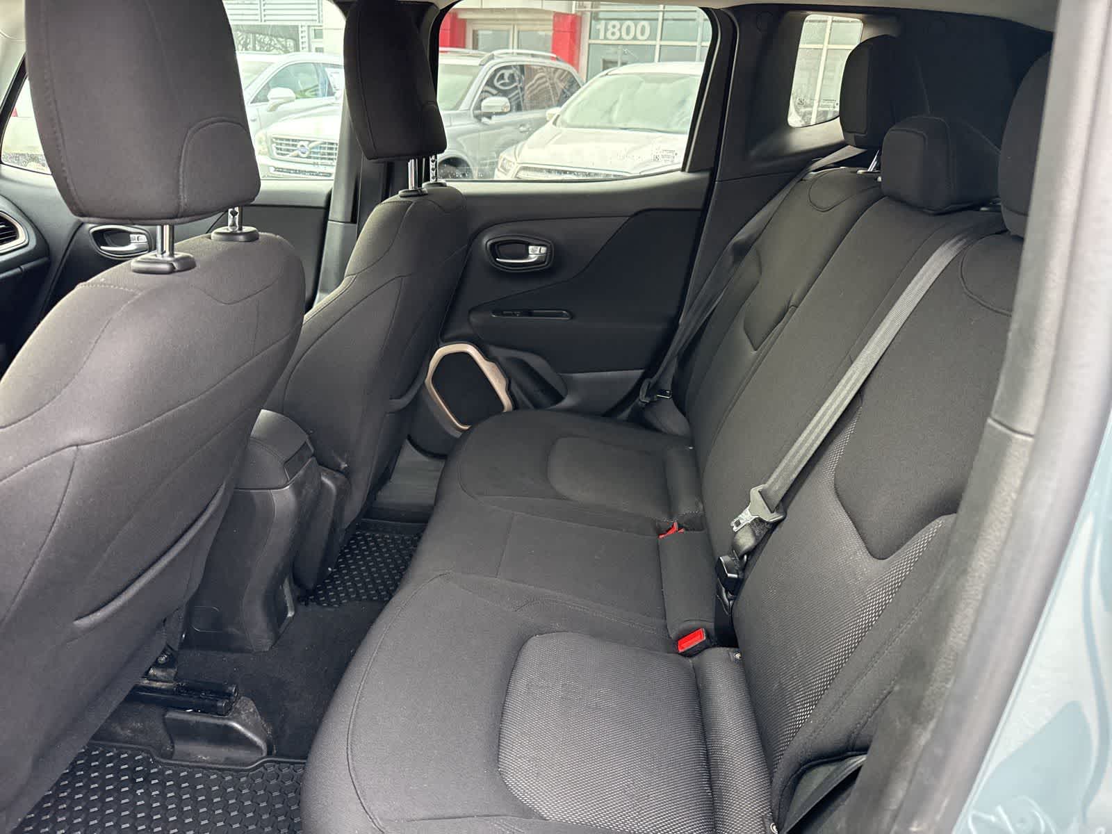 Thumbnail: 2017 Jeep Renegade - 16