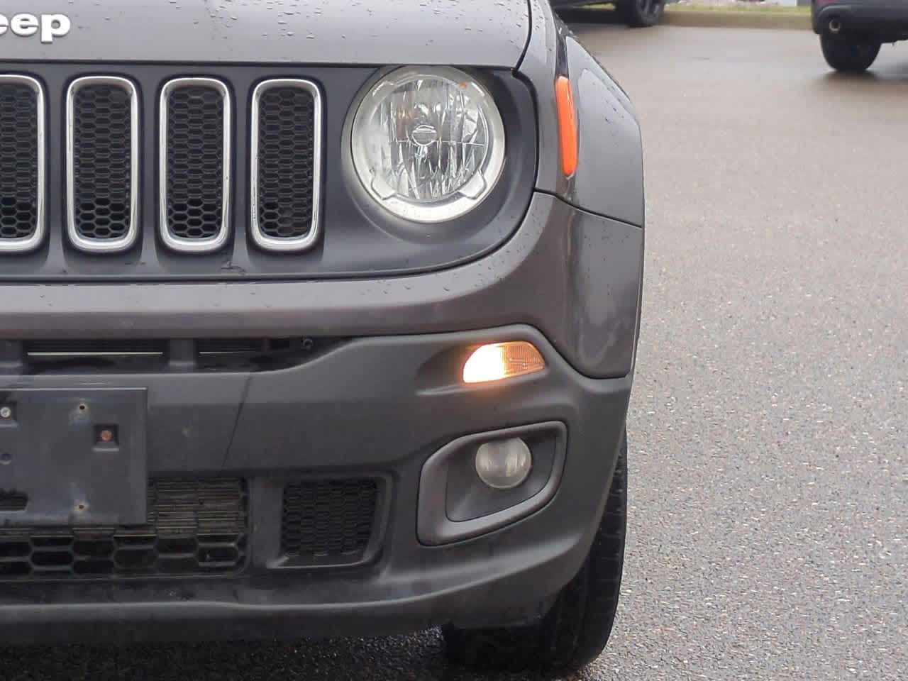 Thumbnail: 2017 Jeep Renegade - 10