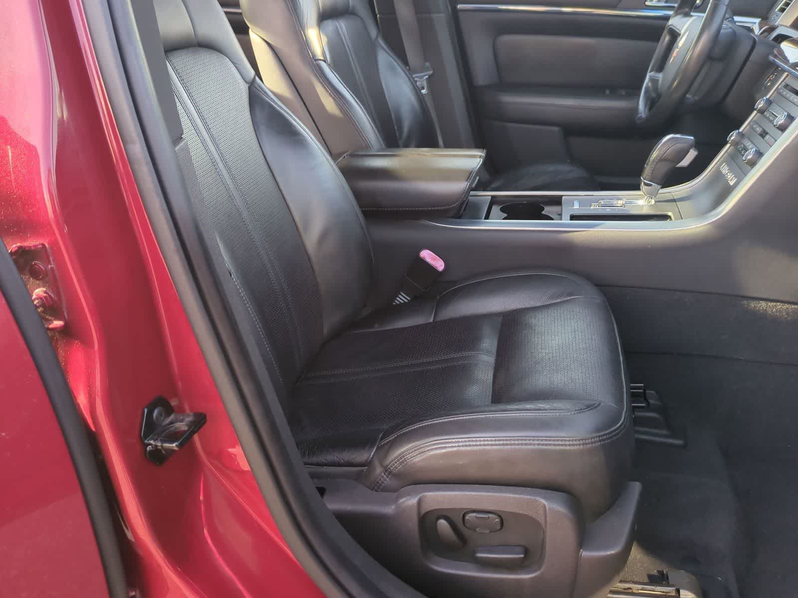 Thumbnail: 2009 Lincoln MKS - 22