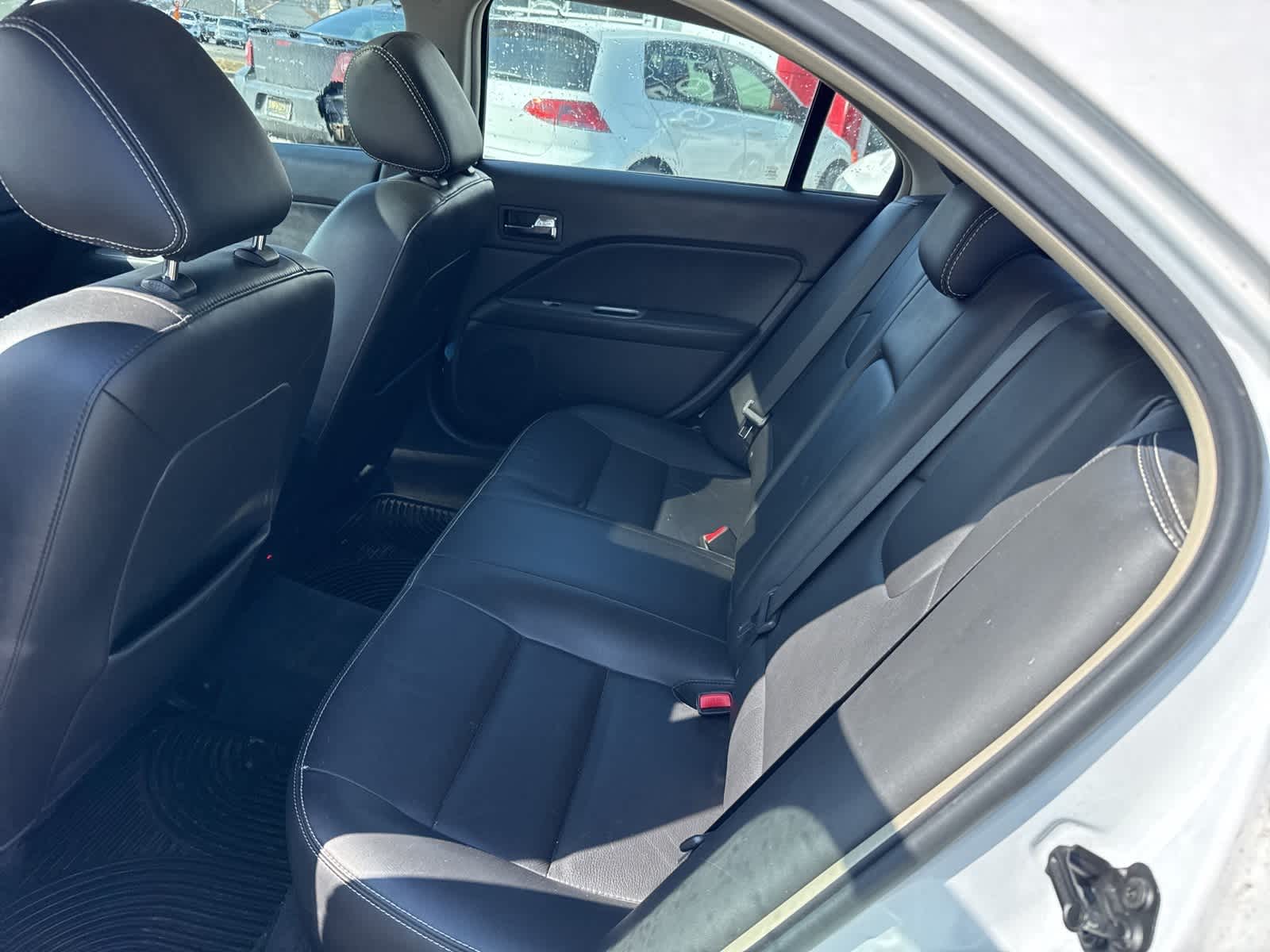 Thumbnail: 2011 Ford Fusion - 16