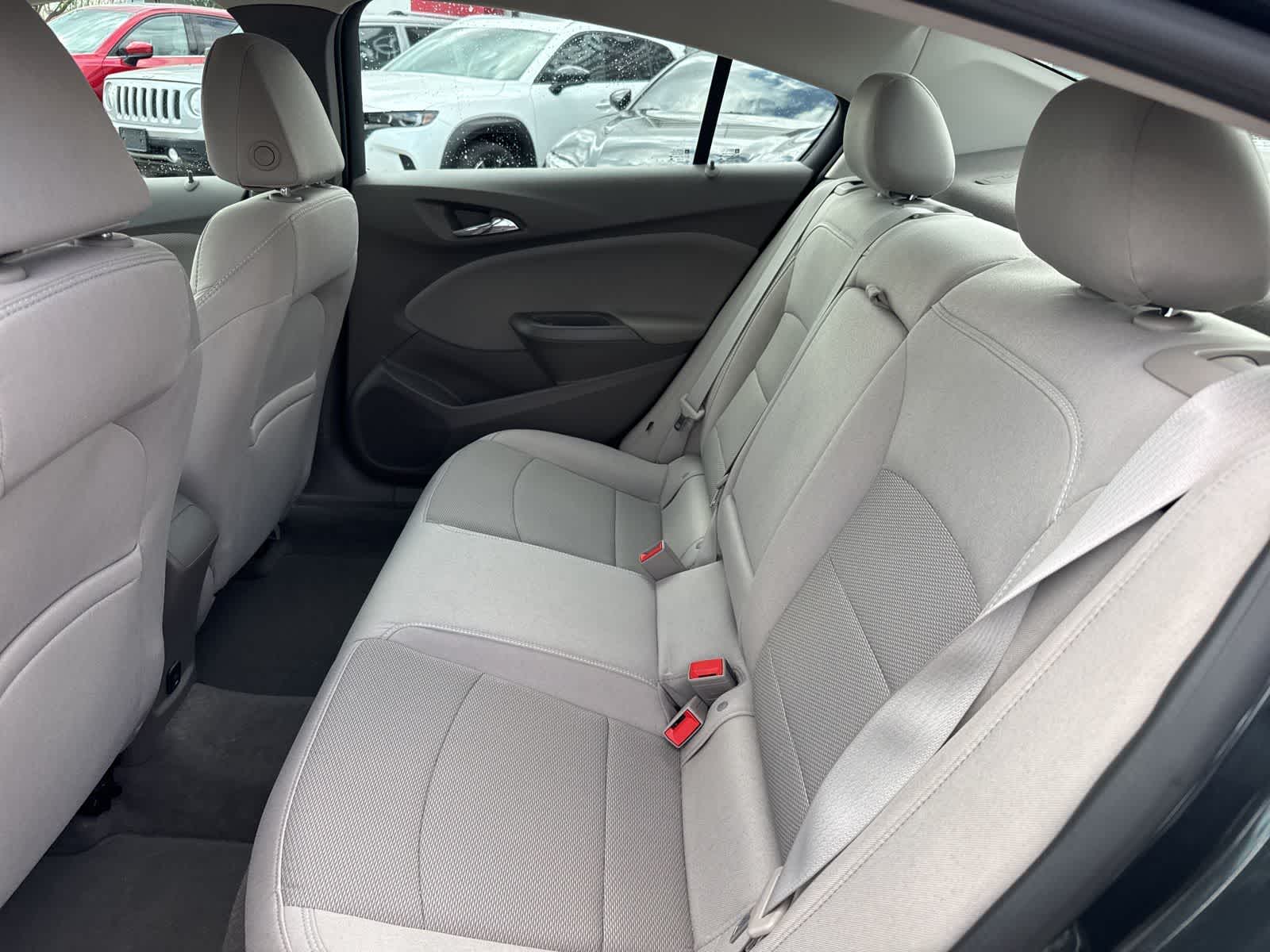 Thumbnail: 2017 Chevrolet Cruze - 17