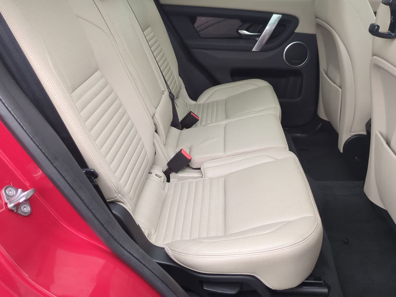 Thumbnail: 2020 Land Rover Discovery Sport - 20