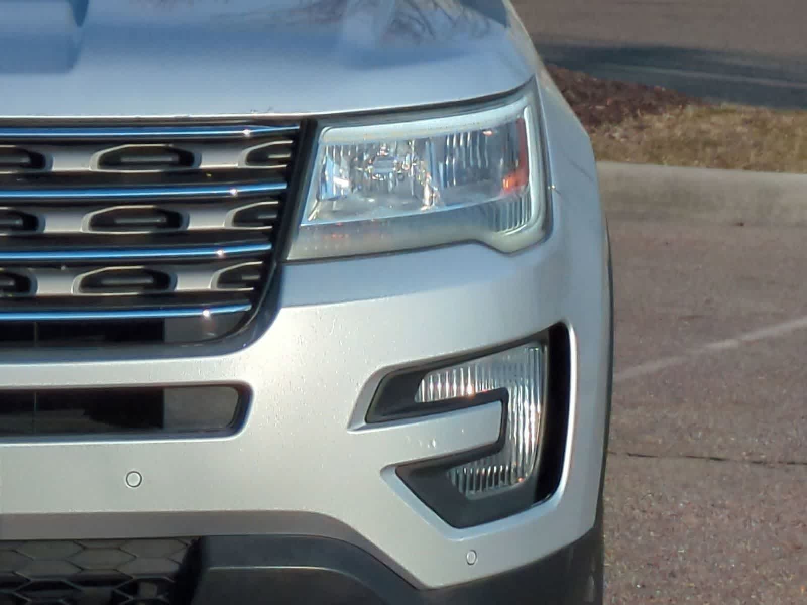 Thumbnail: 2016 Ford Explorer - 10