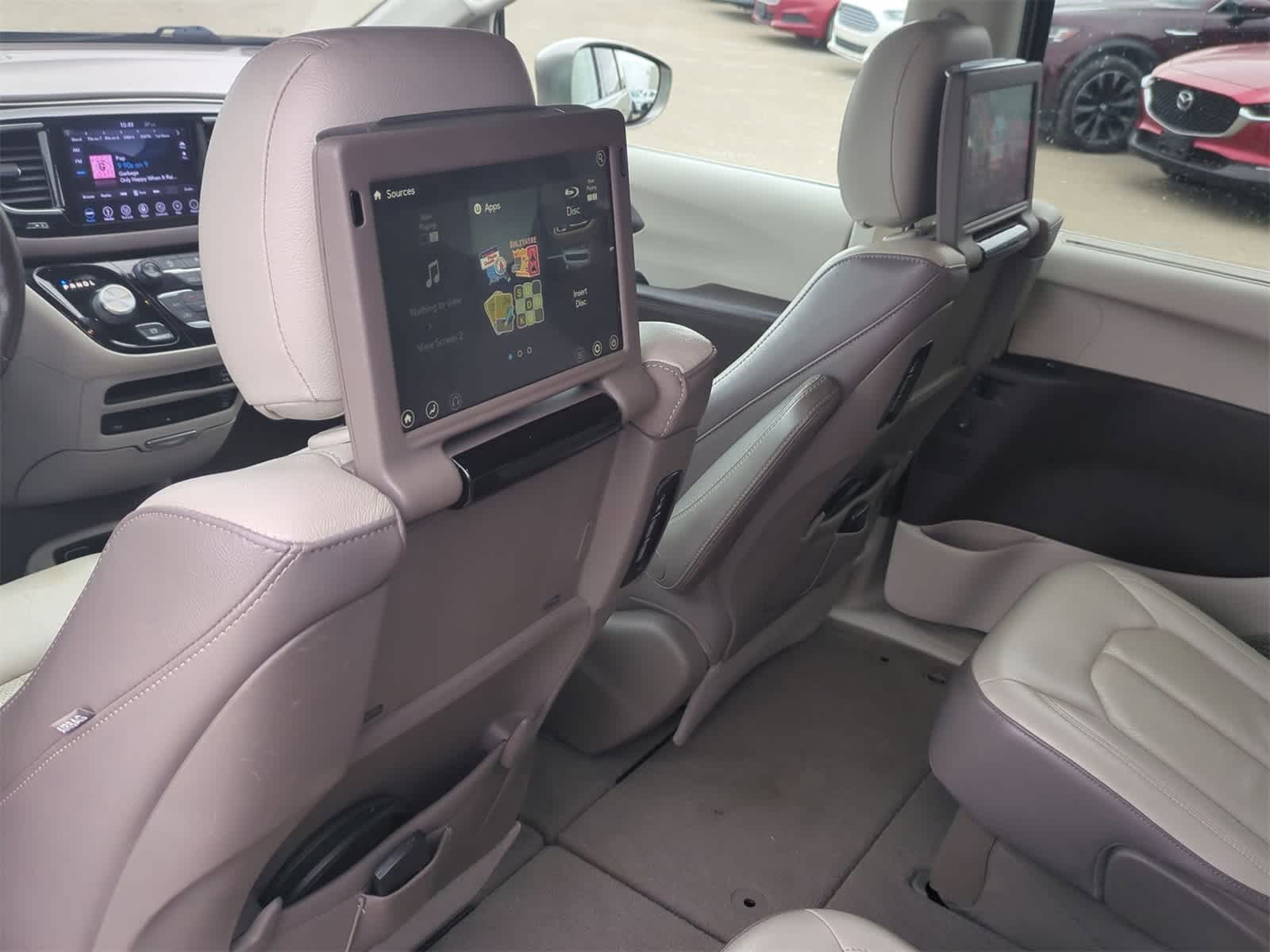 Thumbnail: 2018 Chrysler Pacifica - 17