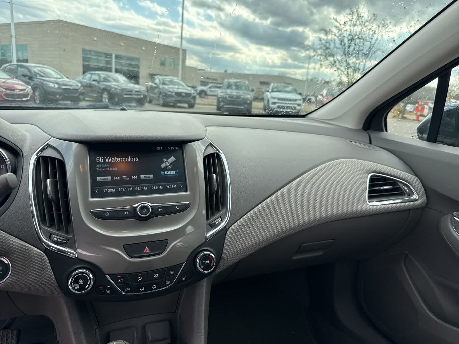 Thumbnail: 2017 Chevrolet Cruze - 21