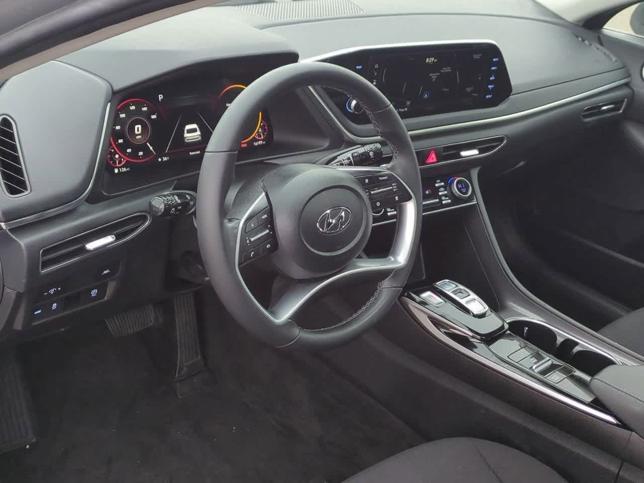 2023 Hyundai Sonata SEL photo 2