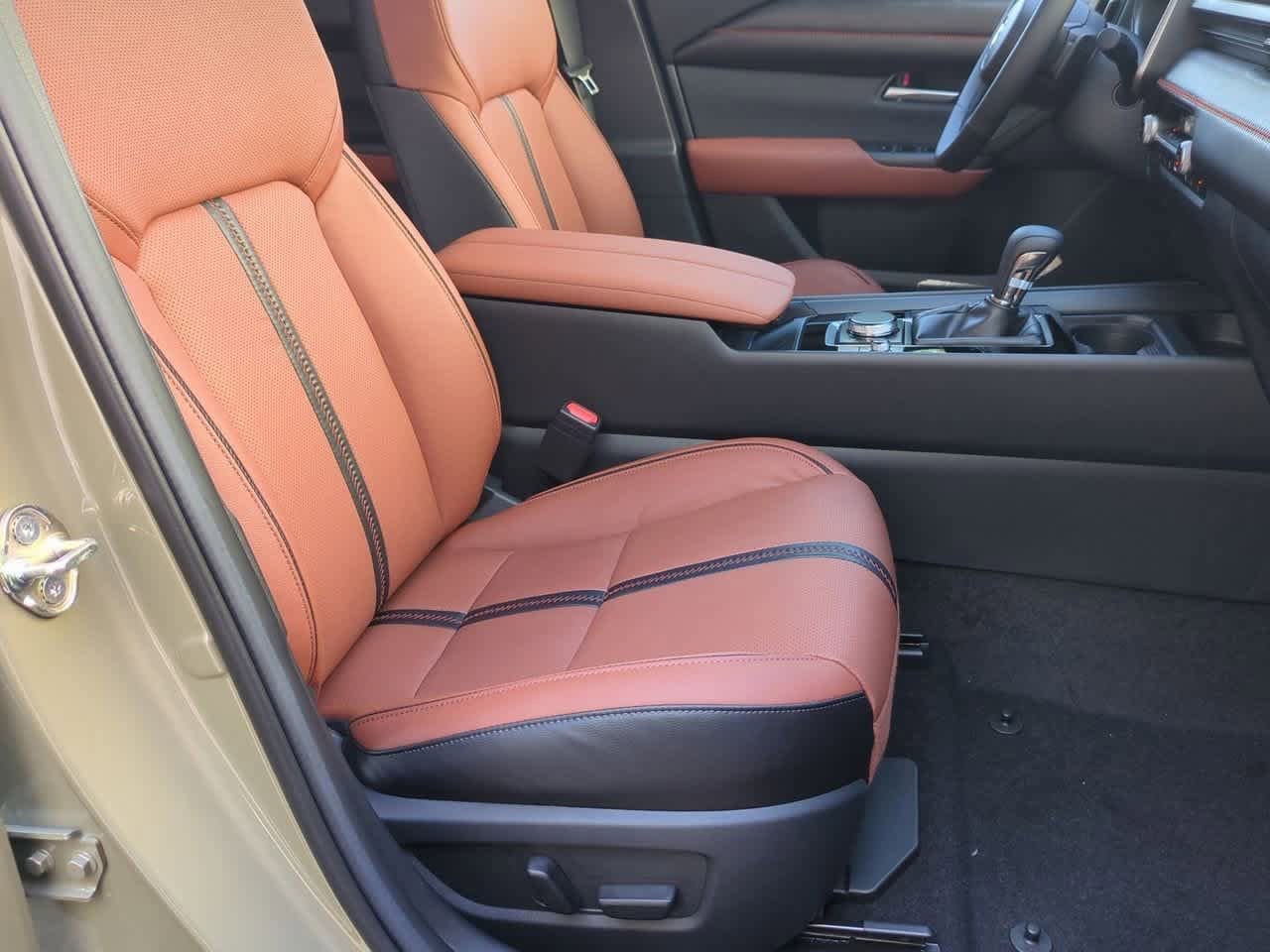 Thumbnail: 2025 Mazda CX-50 - 22