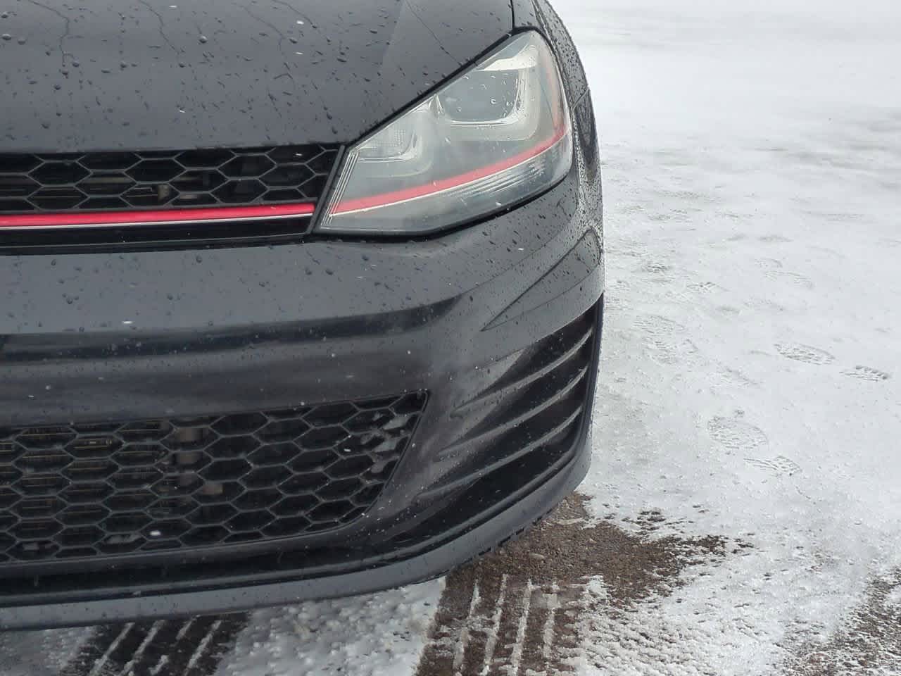 Thumbnail: 2016 Volkswagen Golf - 10