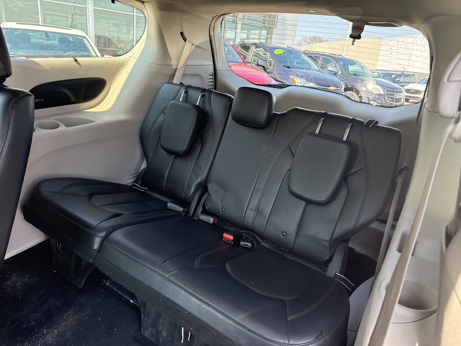 Thumbnail: 2017 Chrysler Pacifica - 21