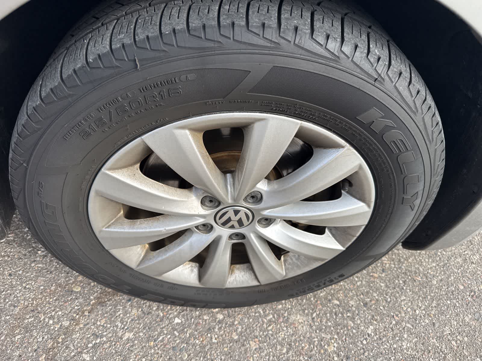 Thumbnail: 2013 Volkswagen Passat - 13