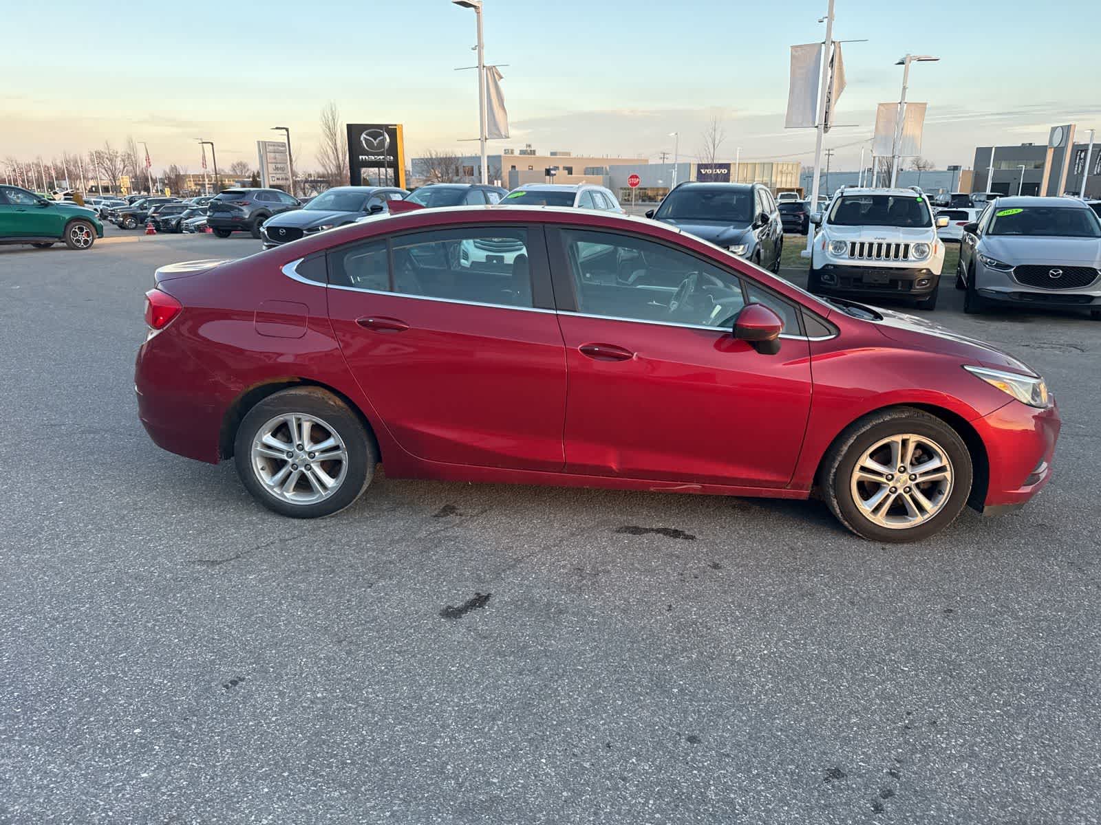 Thumbnail: 2017 Chevrolet Cruze - 4