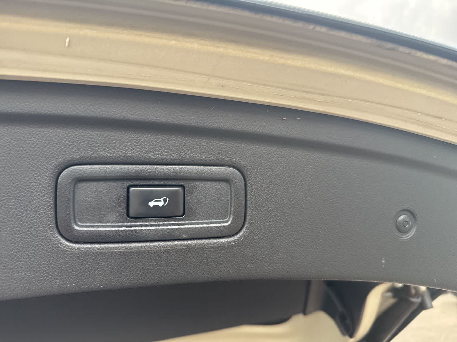 Thumbnail: 2012 INFINITI FX35 - 17