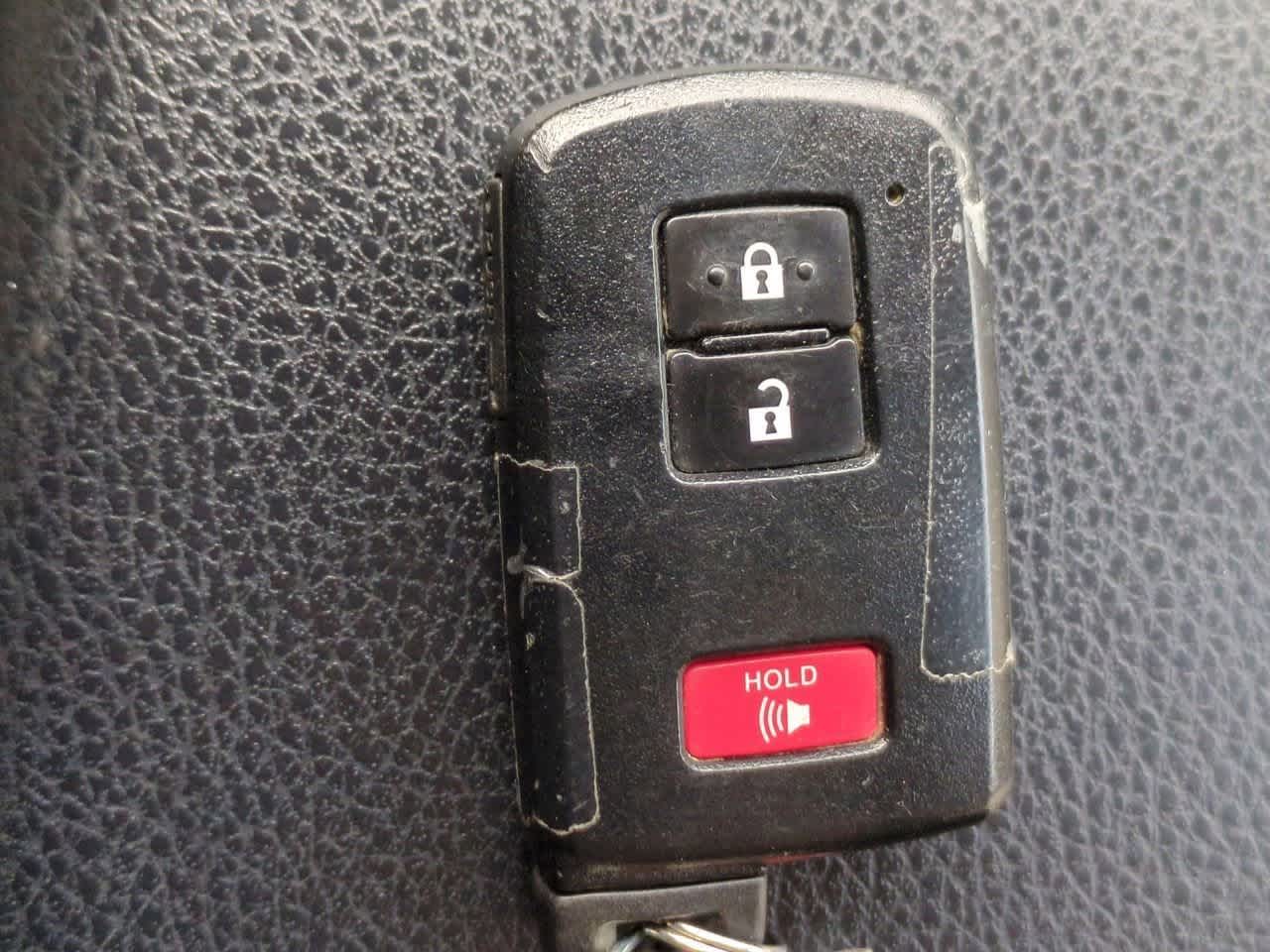 Thumbnail: 2018 Toyota RAV4 - 34