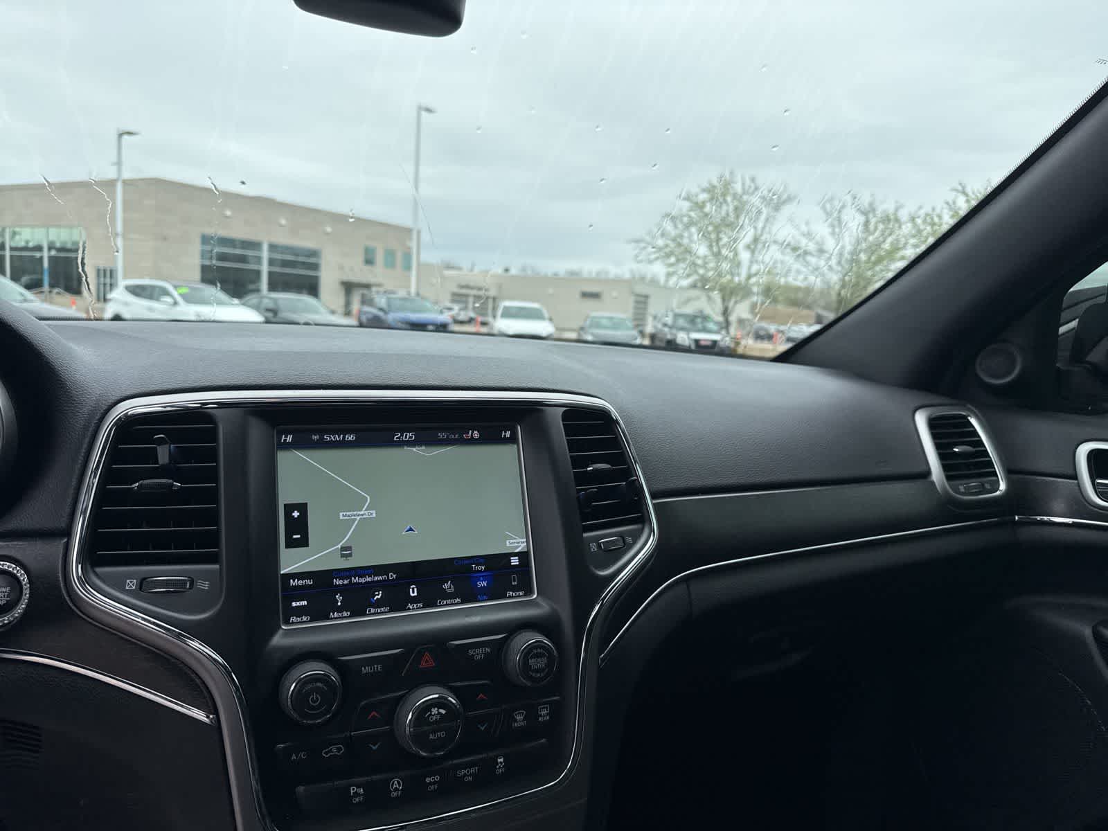 Thumbnail: 2018 Jeep Grand Cherokee - 21