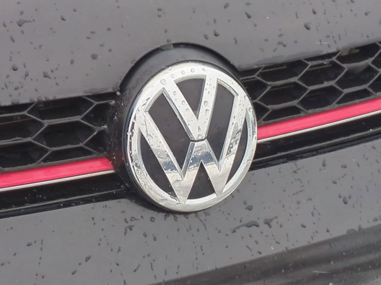 Thumbnail: 2016 Volkswagen Golf - 11