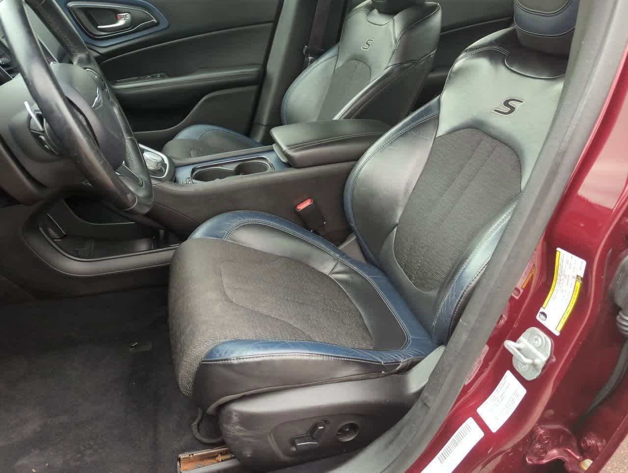 Thumbnail: 2015 Chrysler 200 - 14