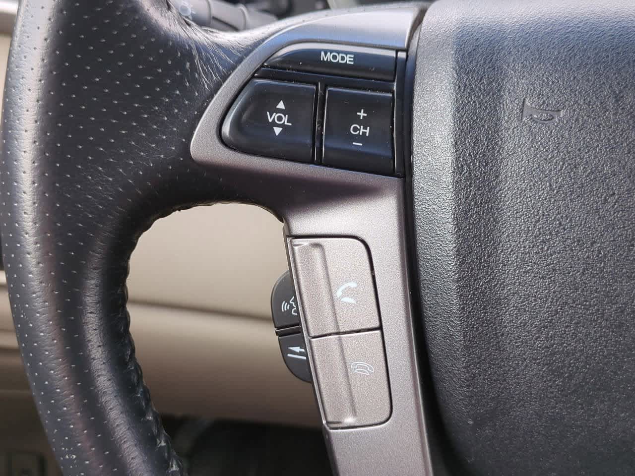 Thumbnail: 2011 Honda Odyssey - 24