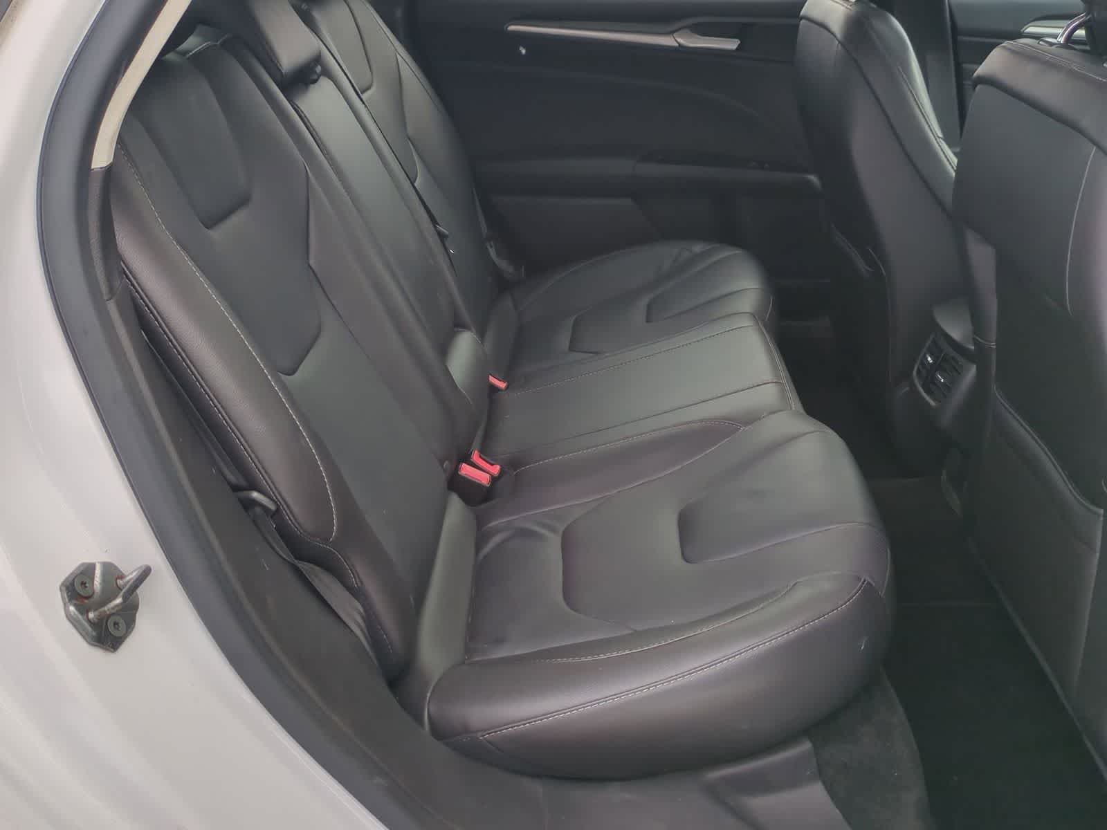 Thumbnail: 2013 Ford Fusion - 20