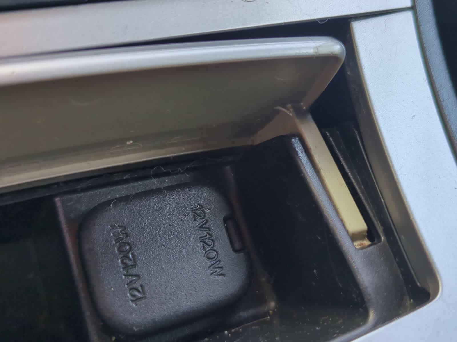 2011 Mazda MAZDA3 i Touring - Photo 30