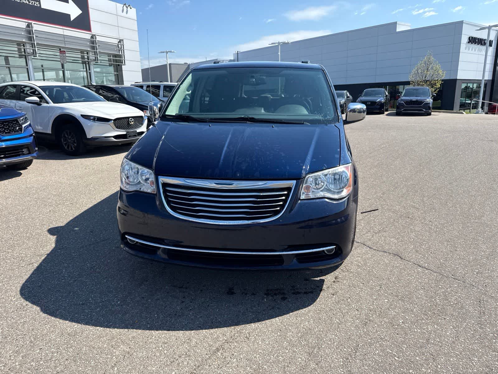 Thumbnail: 2013 Chrysler Town & Country - 2