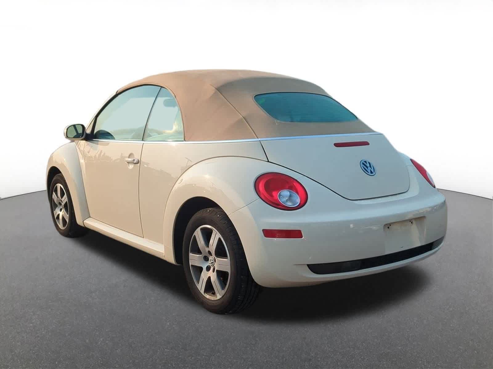 Thumbnail: 2006 Volkswagen New Beetle - 4