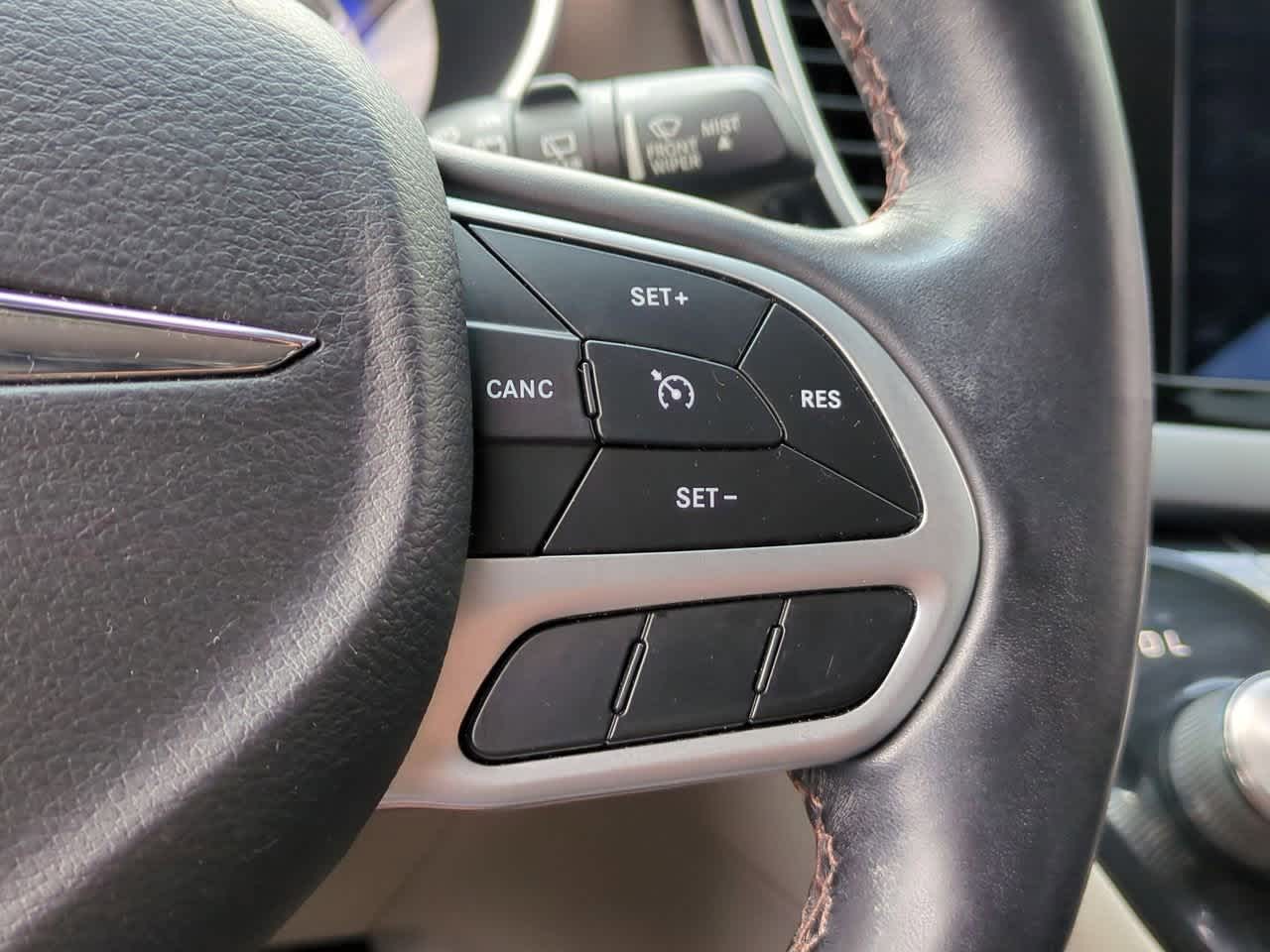 2018 Chrysler Pacifica  23