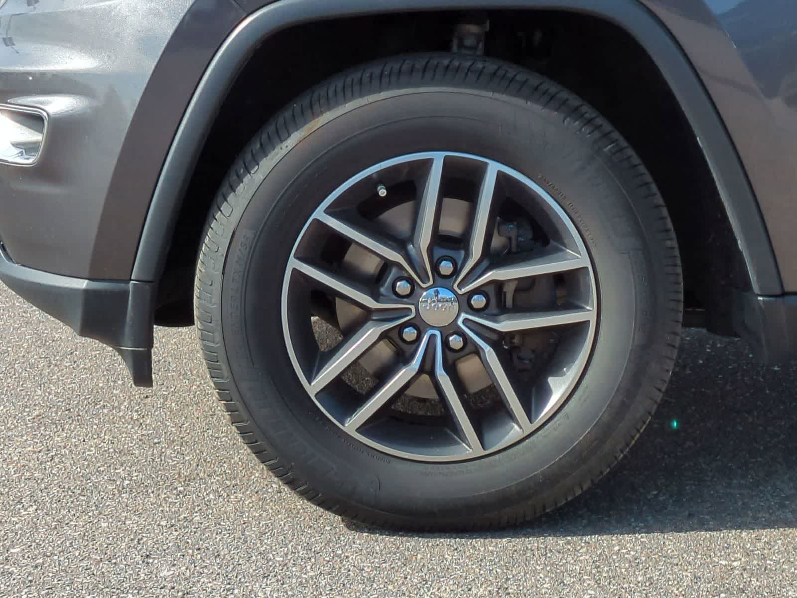 Thumbnail: 2018 Jeep Grand Cherokee - 13