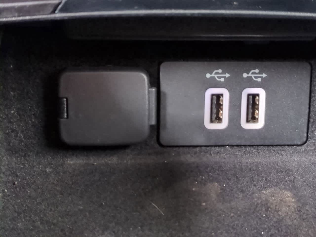 Thumbnail: 2017 Lincoln MKC - 28