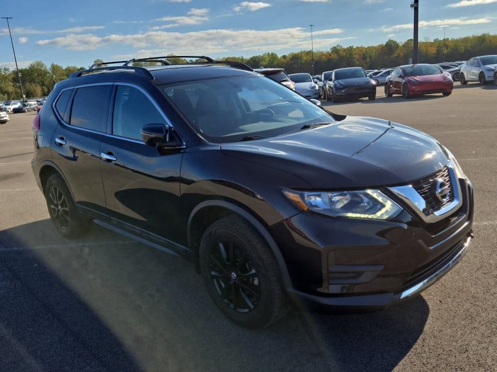 Used 2017 Nissan Rogue SV SUV